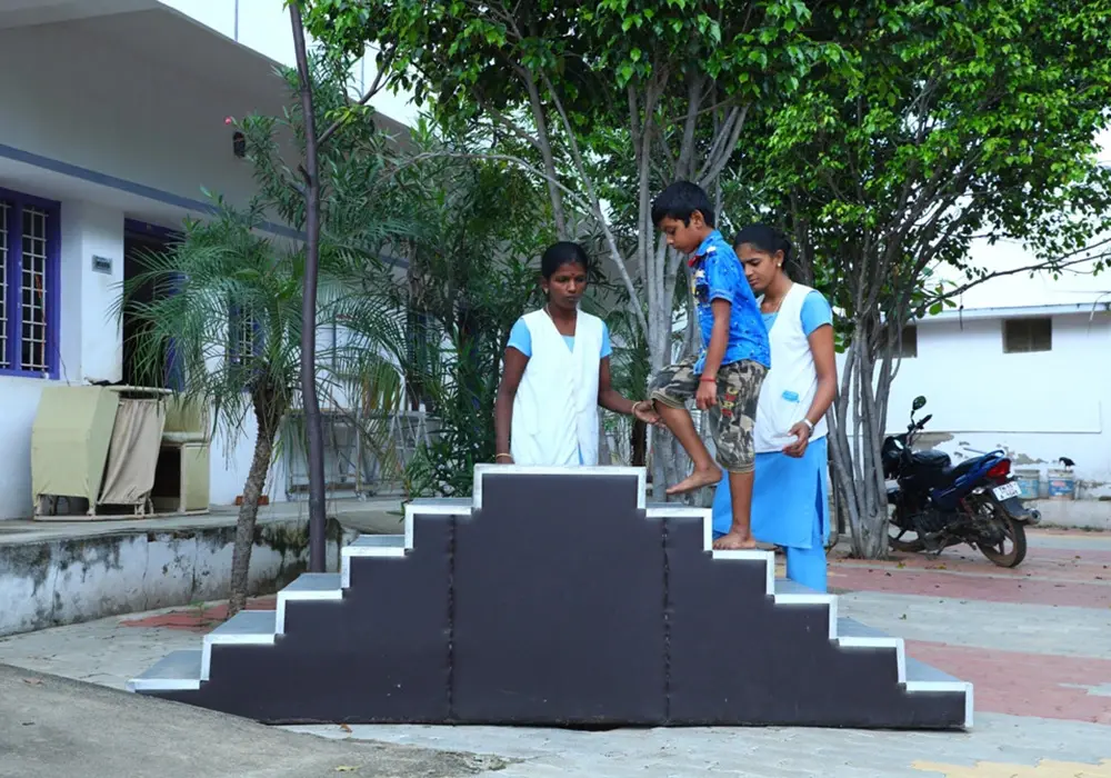 Gallery - Spinal Injury Ttreatment in Tamilnadu,hospital for spinal injury treatment in tamilnadu